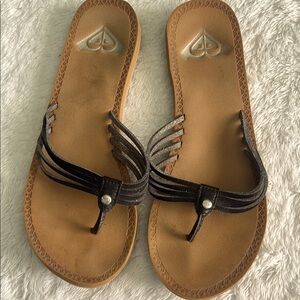 Stylish Roxy Black and tan flip flops